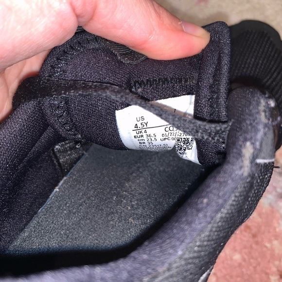 JORDAN AIR CADENCE 'TRIPLE BLACK Boys Lace Up Sneakers Size 4.5 - Picture 4 of 8